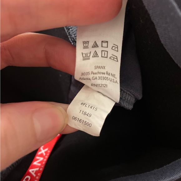 Spanx Navy Blue Essential Seamless Leggings - Picture 4 of 8